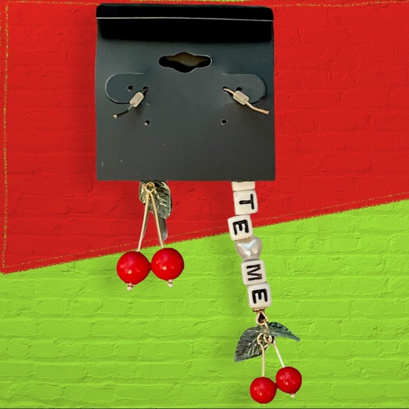 BITE ME BEADS CHERRIES DROP EARRINGS NWT - Picture 9 of 12